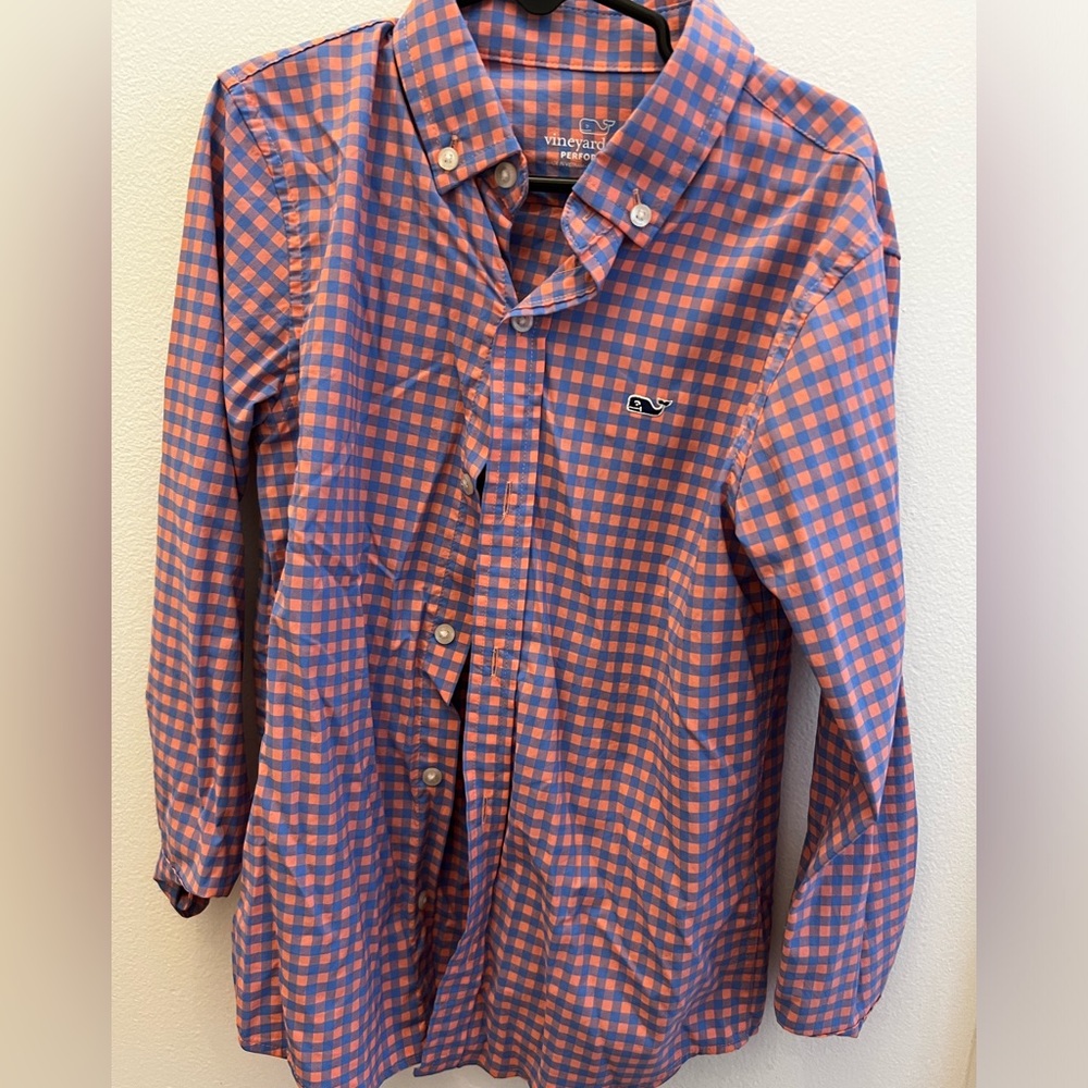 EUC Vineyard Vines Size 6 Performance Button Up